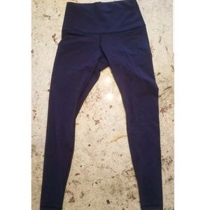 Lululemon Size 8 Reversible Yoga Pant